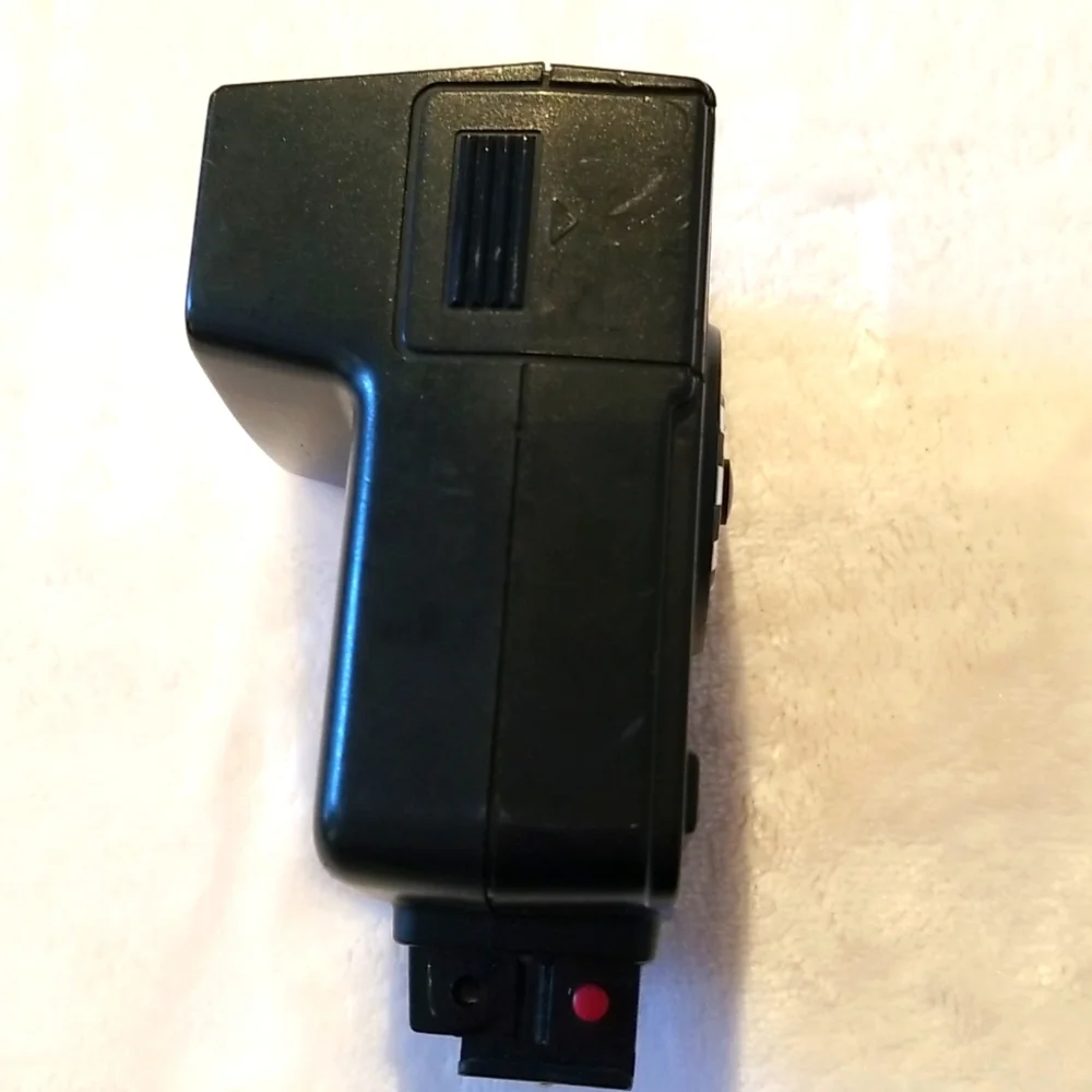 CAMERA EQUIPMENT:Minolta 35 MM Flash